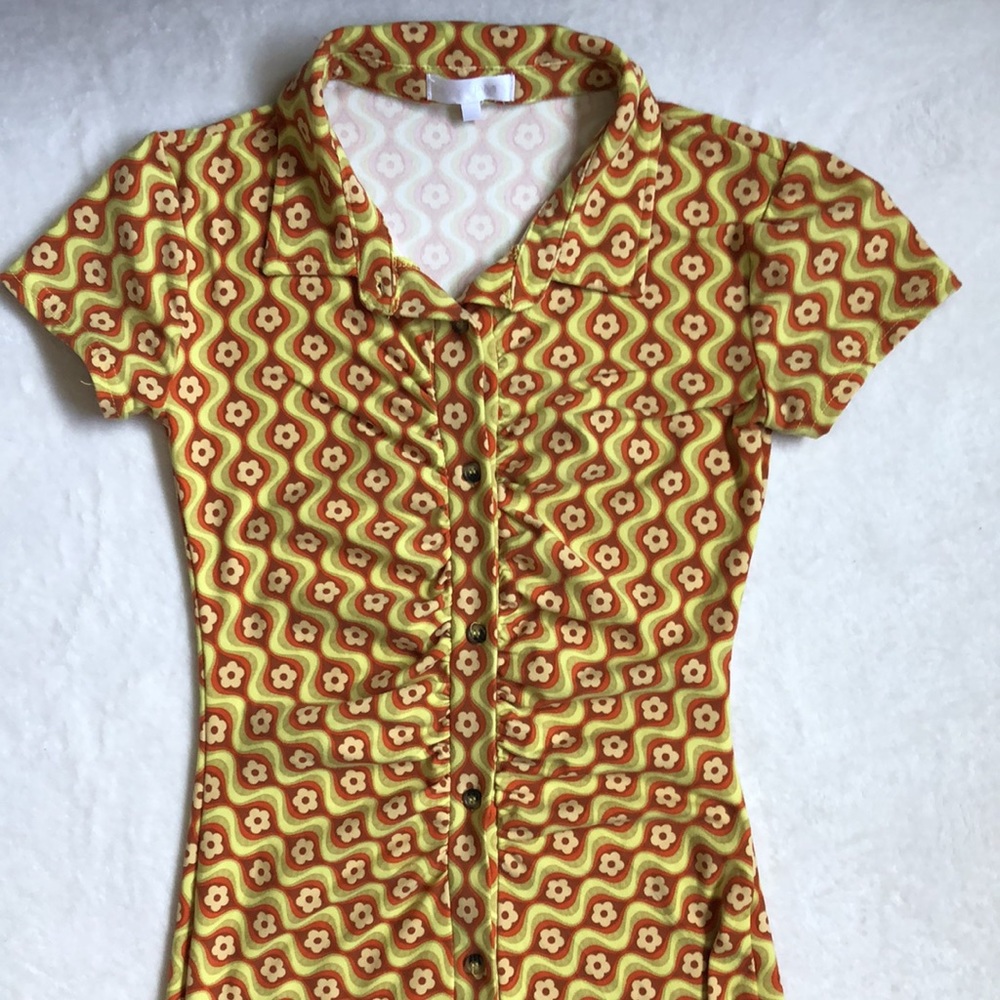 Riley & James Retro Ditsy Floral Orange Yellow Short Sleeve Button Mini Dress - Picture 2 of 5
